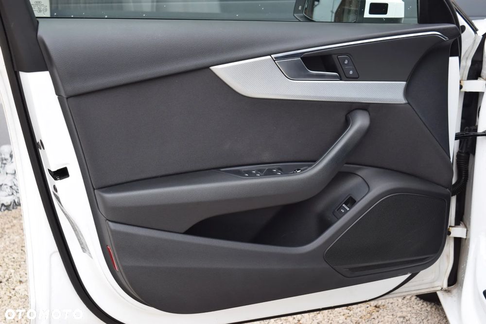 Audi A4 Avant 2.0 TFSI ultra sport - 19