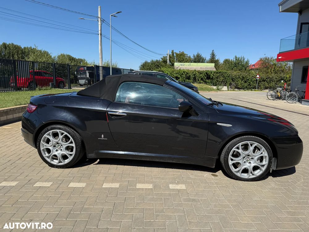 Alfa Romeo Spider - 2