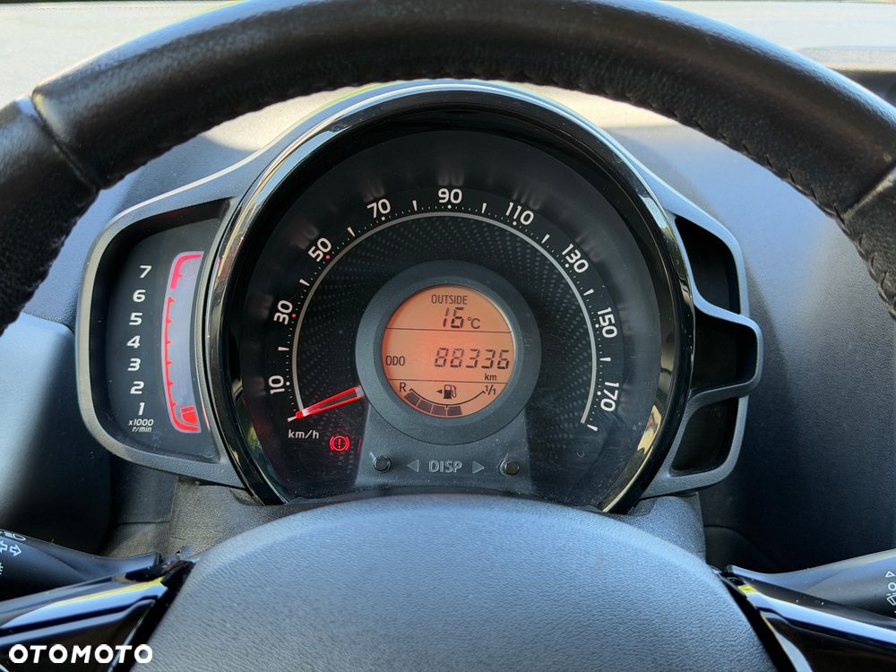 Toyota Aygo x-clusiv - 21
