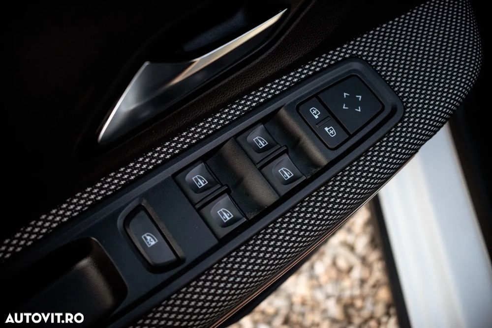 Dacia Sandero Stepway TCe 90 MT6 Comfort - 28