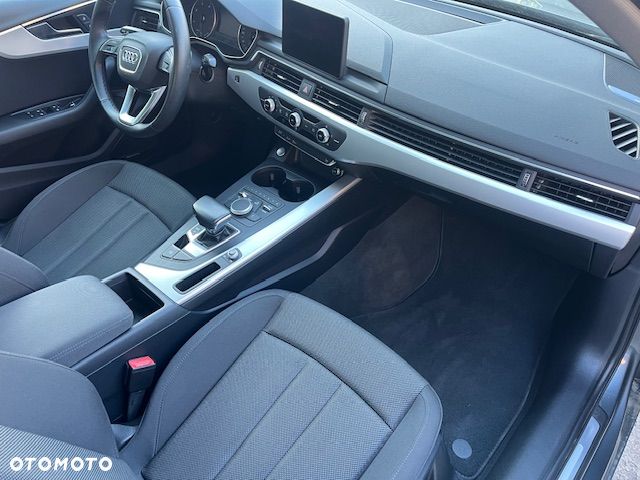 Audi A4 Limousine - 14