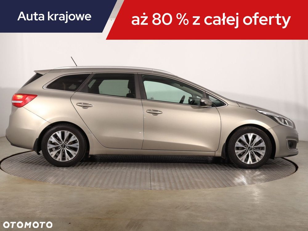Kia Ceed - 8