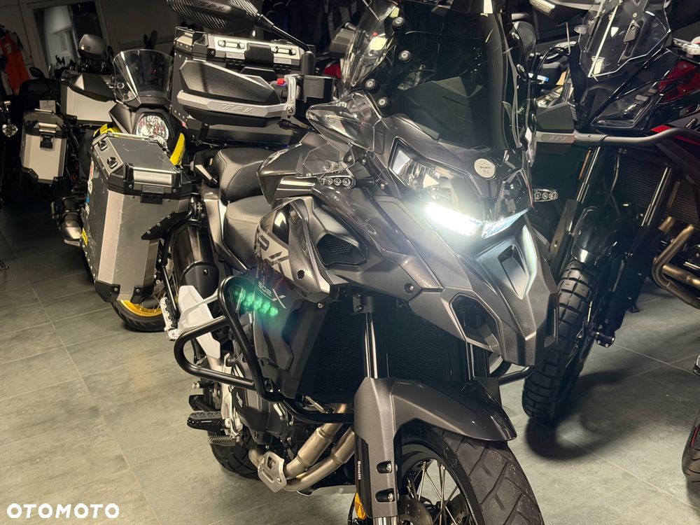 Benelli TRK 502X - 24