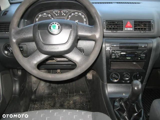 Skoda Octavia 1.6 Active - 9