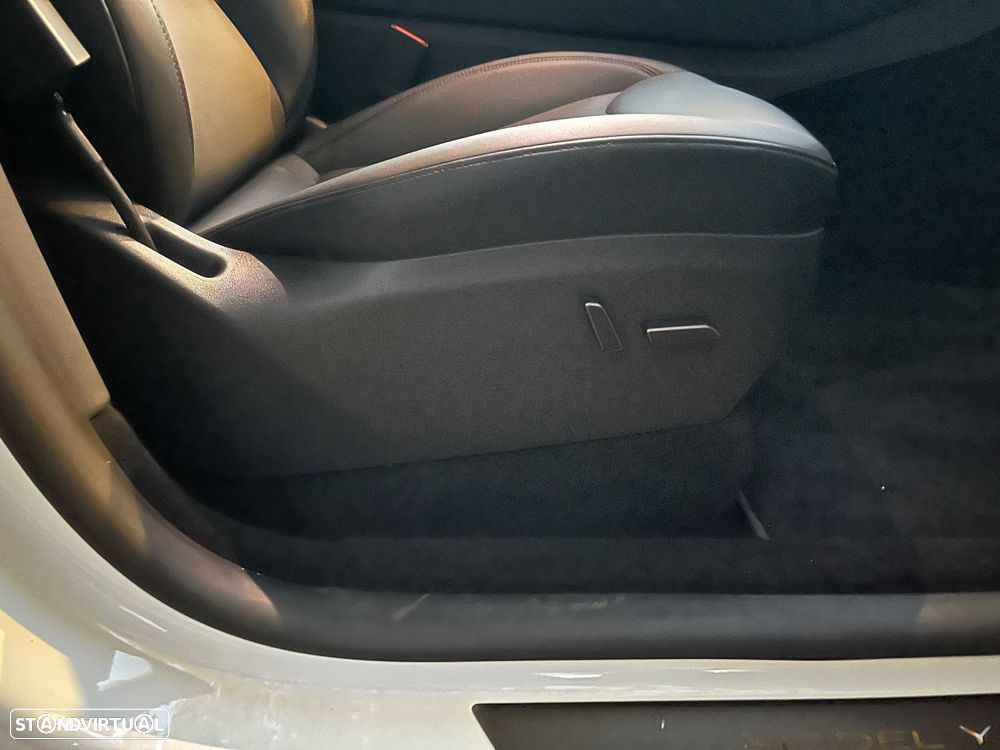 Tesla Model Y RWD - 28