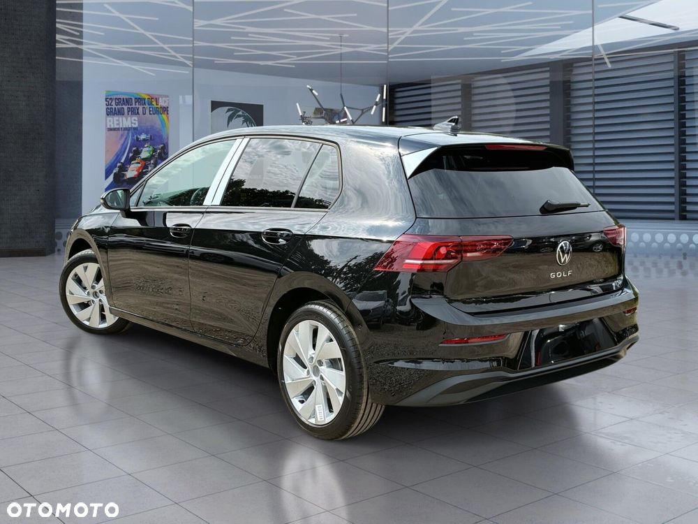 Volkswagen Golf - 11