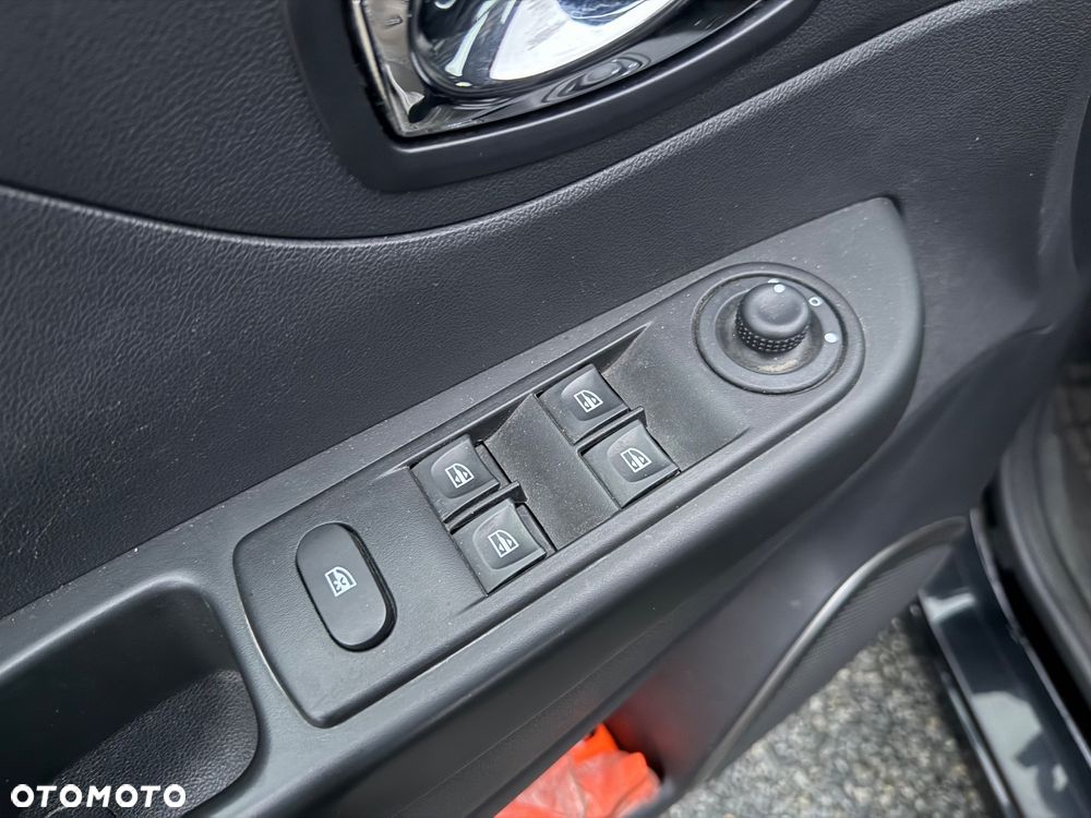 Renault Captur (ENERGY) TCe 90 LIFE - 17