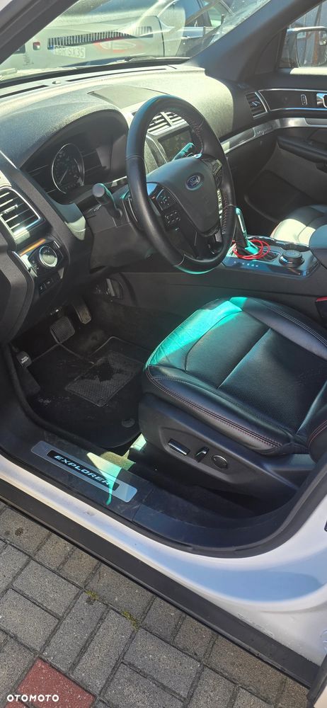 Ford Explorer - 3