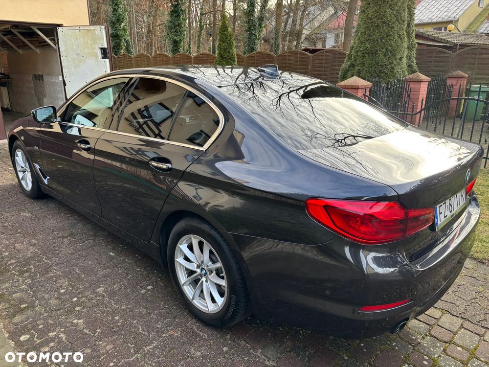 BMW Seria 5 520d M Sport - 4