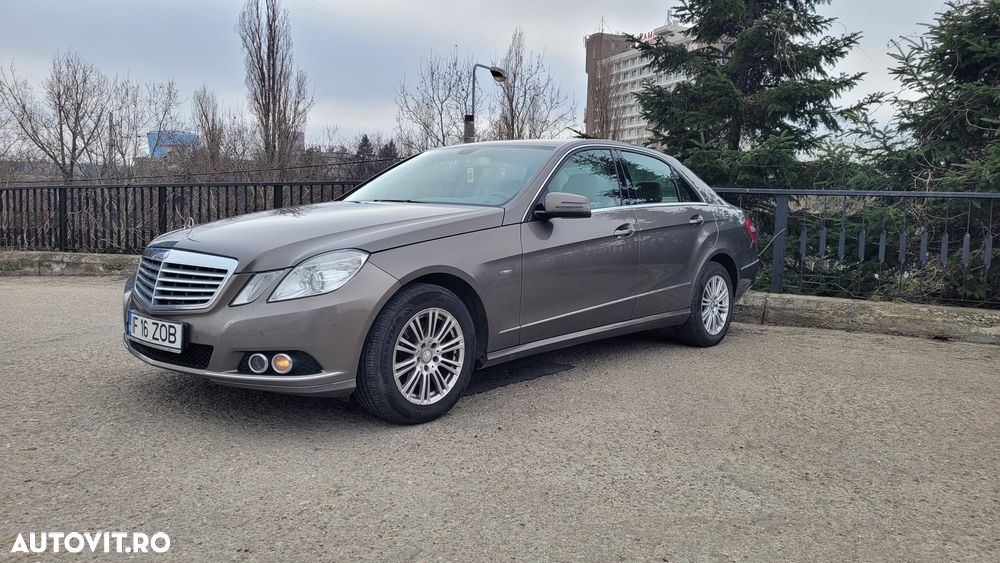 Mercedes-Benz E 220 CDI DPF BlueEFFICIENCY Automatik Elegance - 1