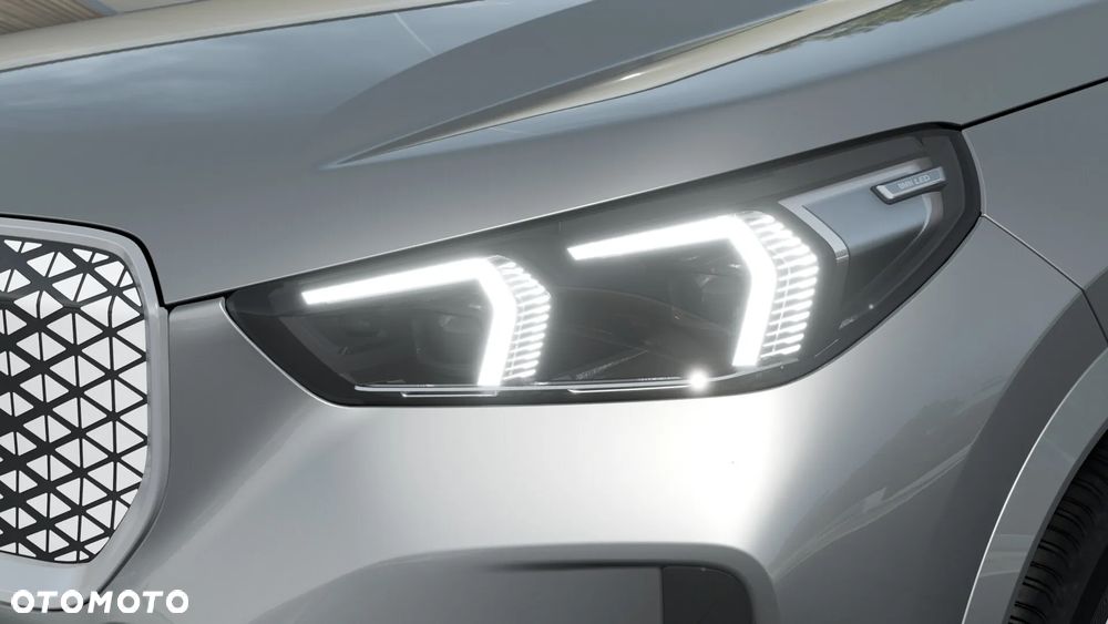 BMW iX1 xDrive30 66.5kWh M Sport - 7