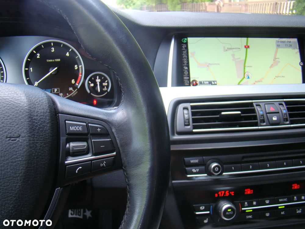 BMW Seria 5 520d - 25