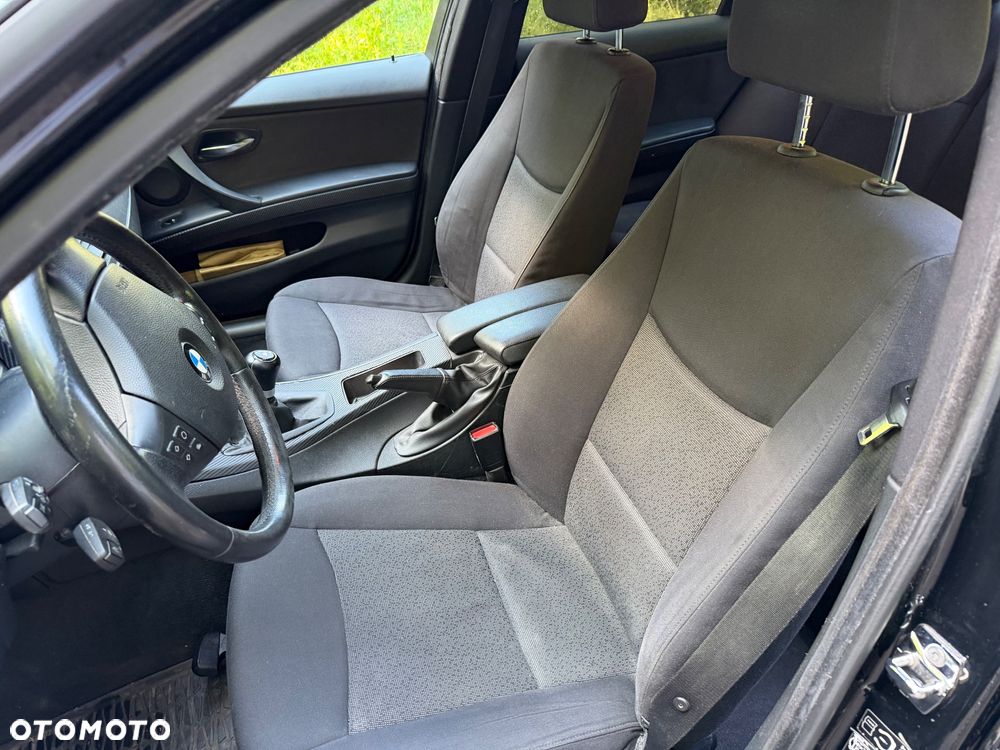 BMW Seria 3 320i - 9