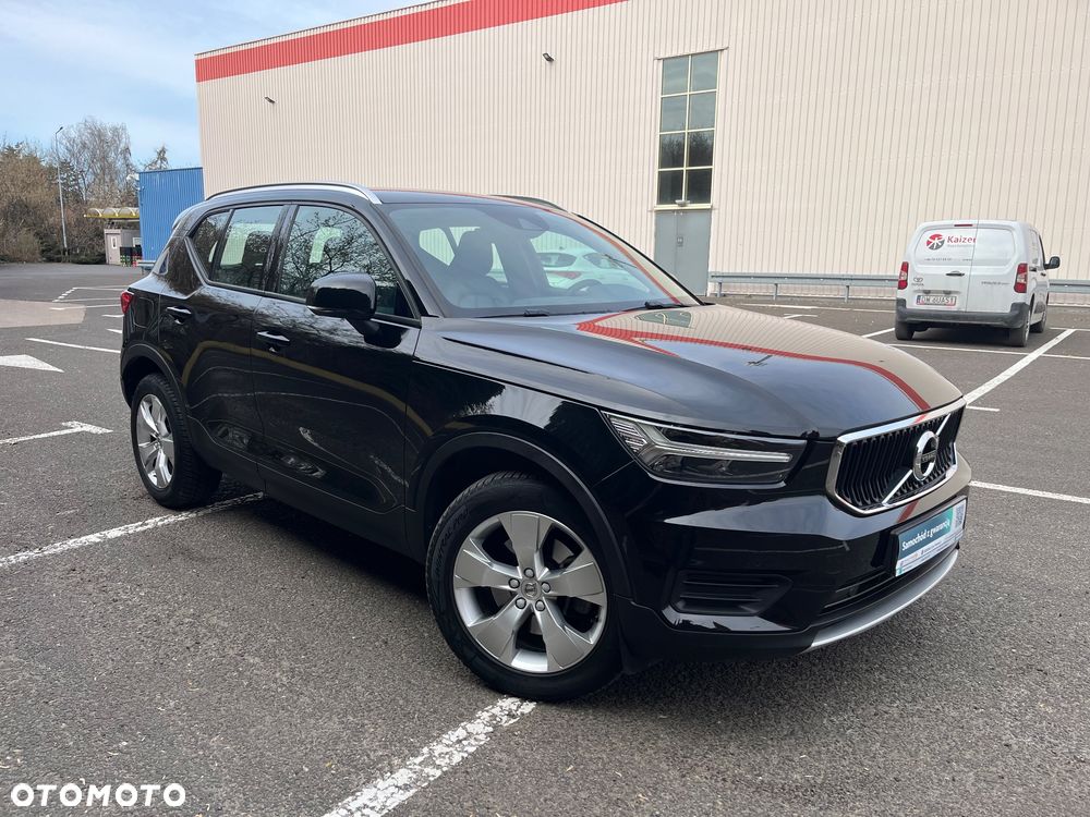 Volvo XC 40 D3 AWD Momentum Pro - 2