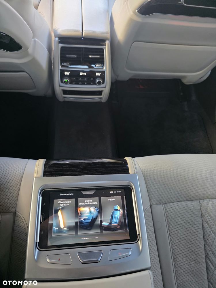 BMW Seria 7 - 29