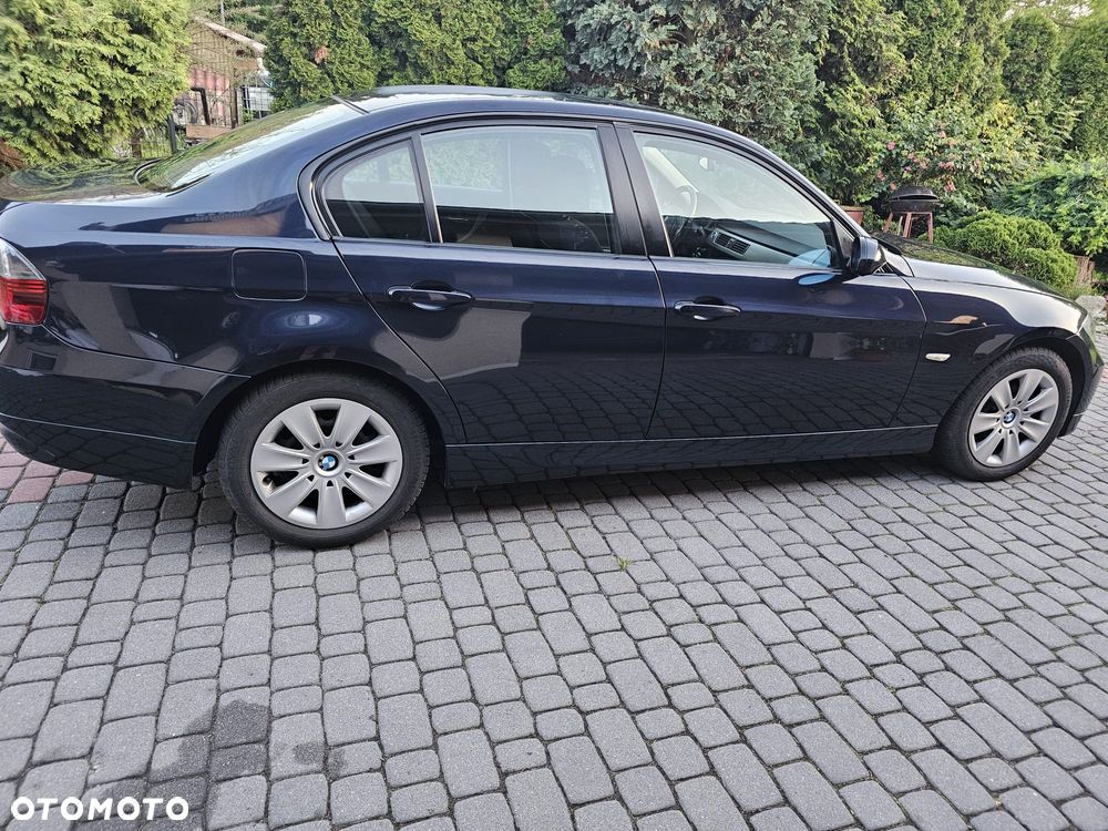 BMW Seria 3 318i - 4