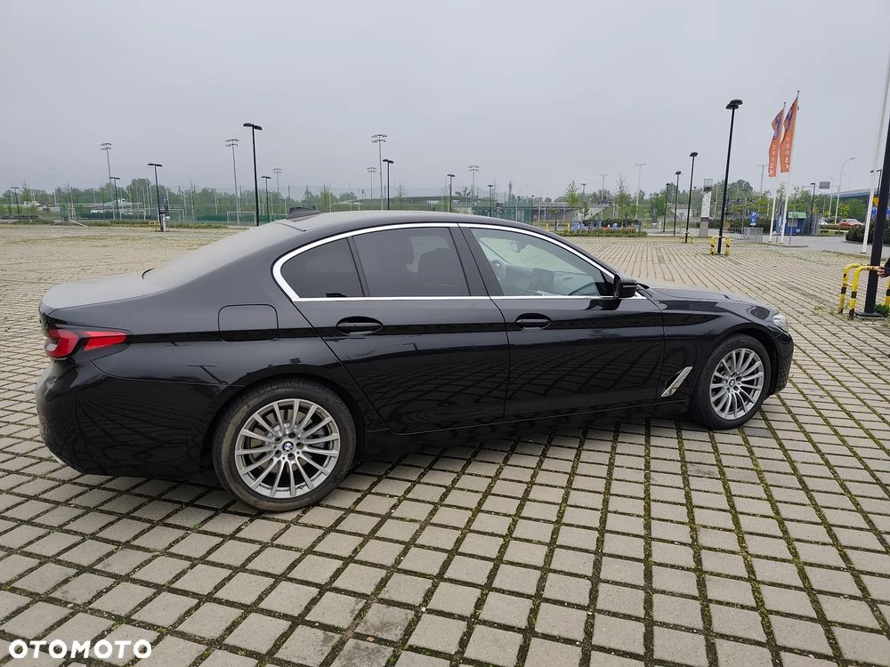 BMW Seria 5 520d xDrive Luxury Line - 3