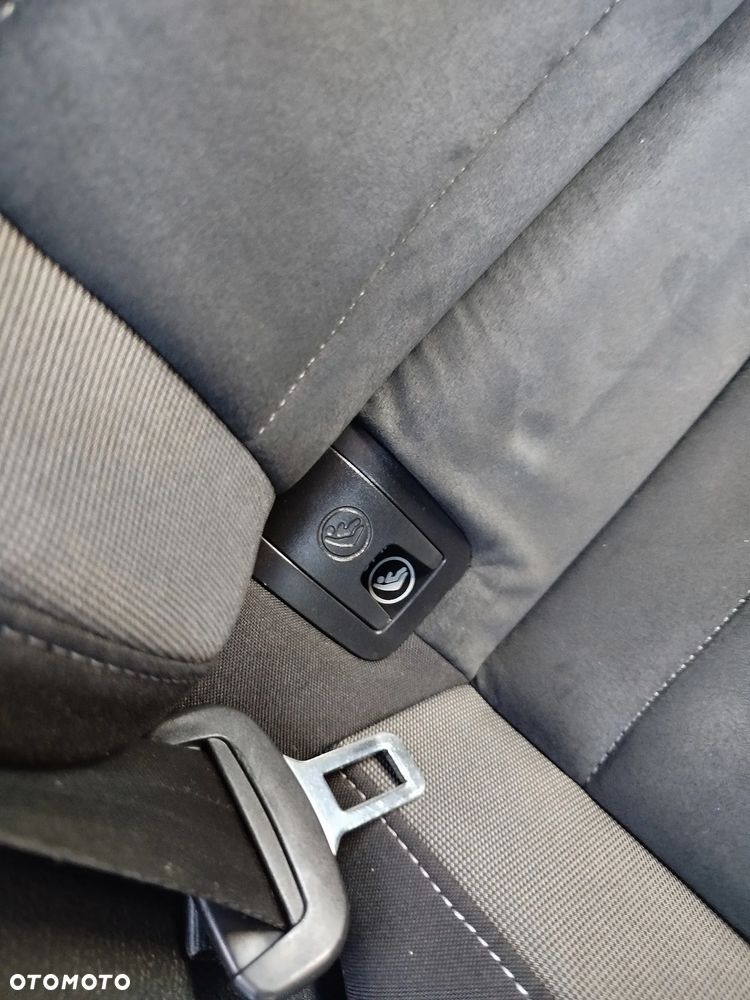 Volkswagen Golf 1.6 TDI (BlueMotion Technology) Comfortline - 23