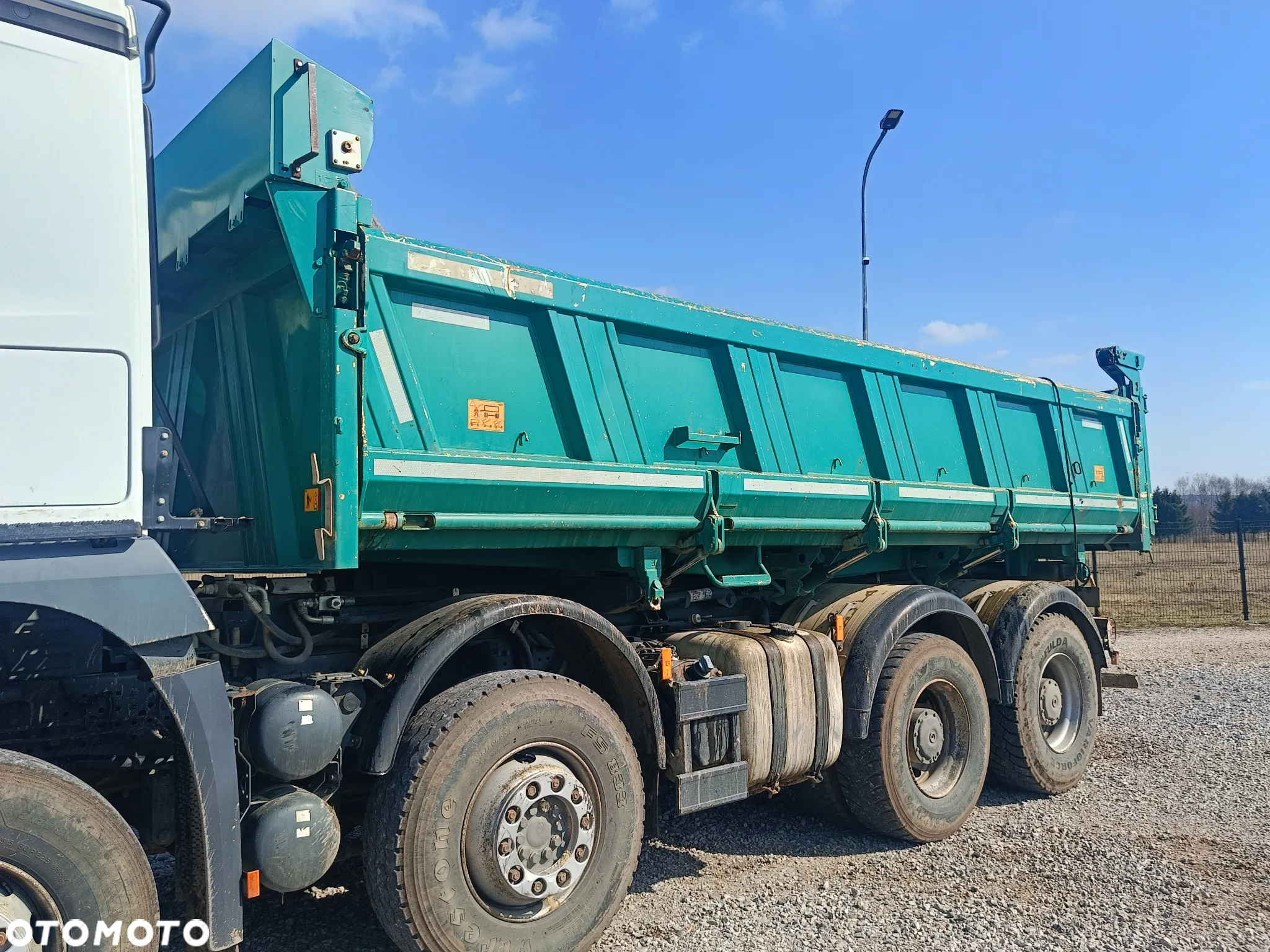 Mercedes-Benz Arocs 3243 - 26