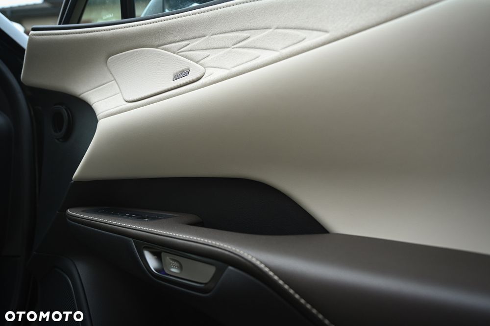 Lexus RX 350h Omotenashi - 22