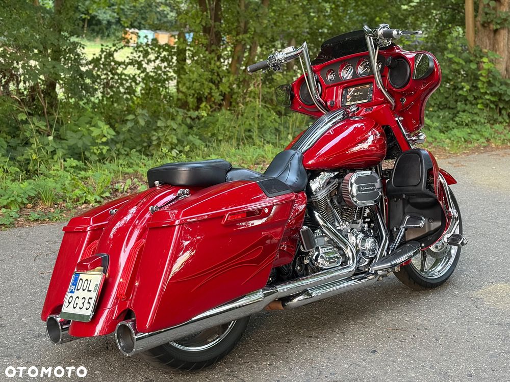 Harley-Davidson CVO Street Glide - 21