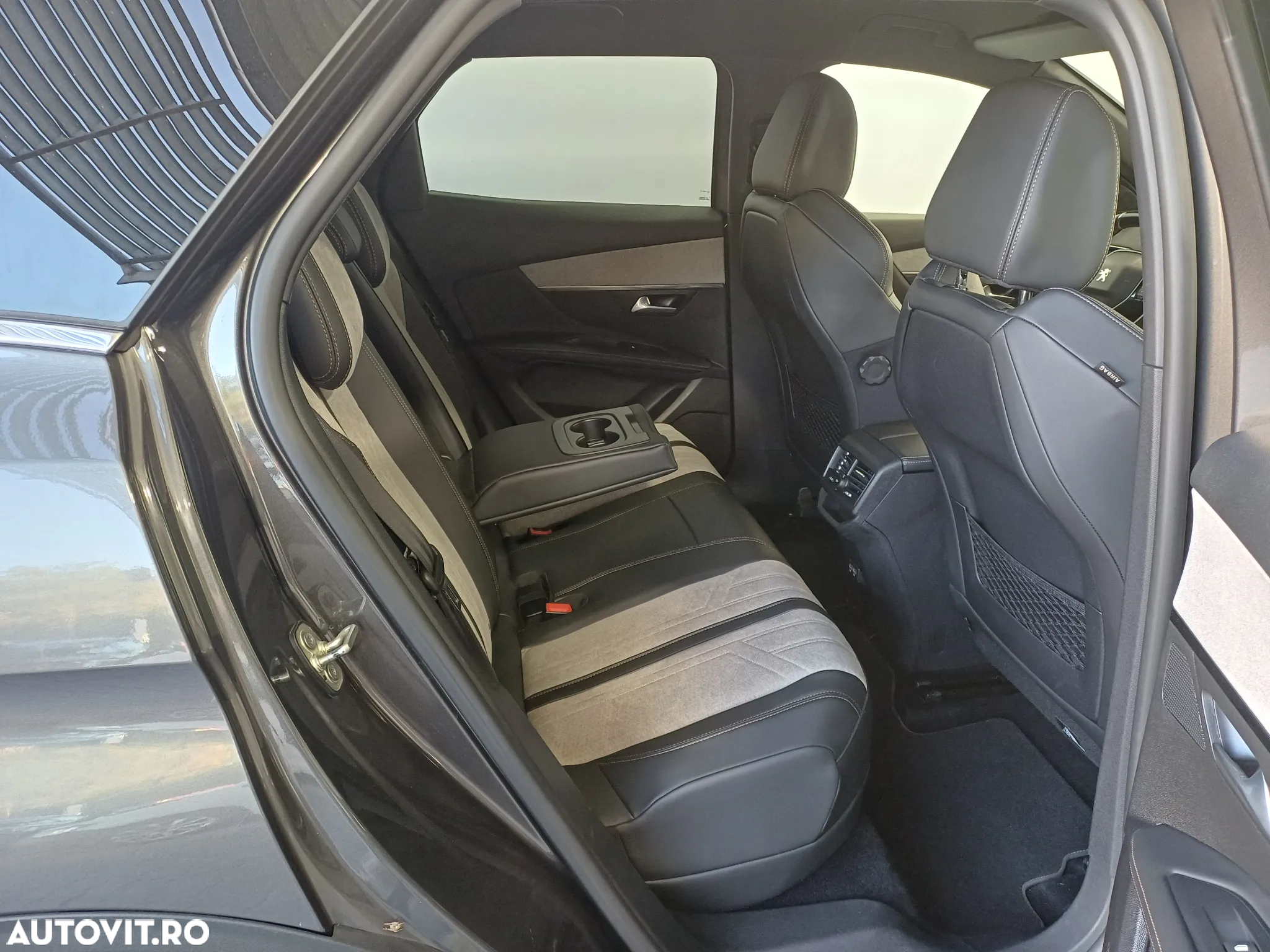 Peugeot 3008 PHEV 180 EAT8 Allure Pack - 33