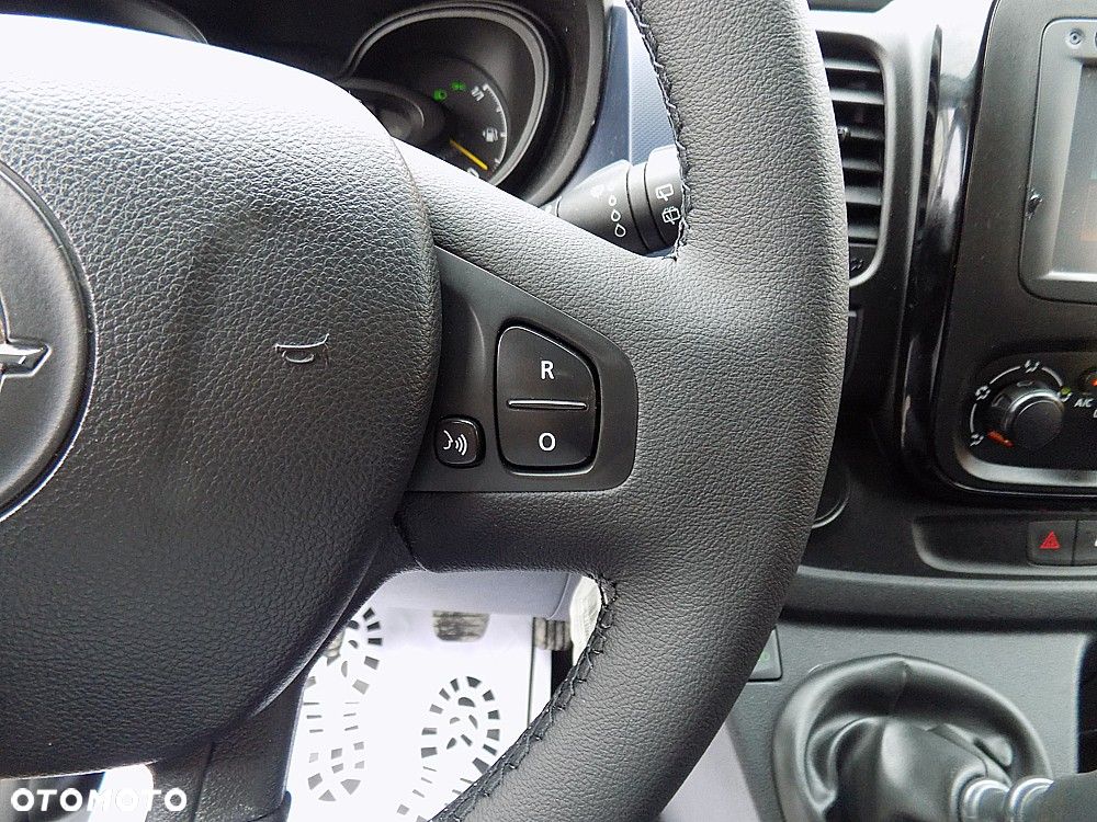 Opel Vivaro L2H1 2,9t Elegance Business - 13