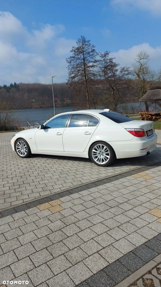 BMW Seria 5 528i - 2