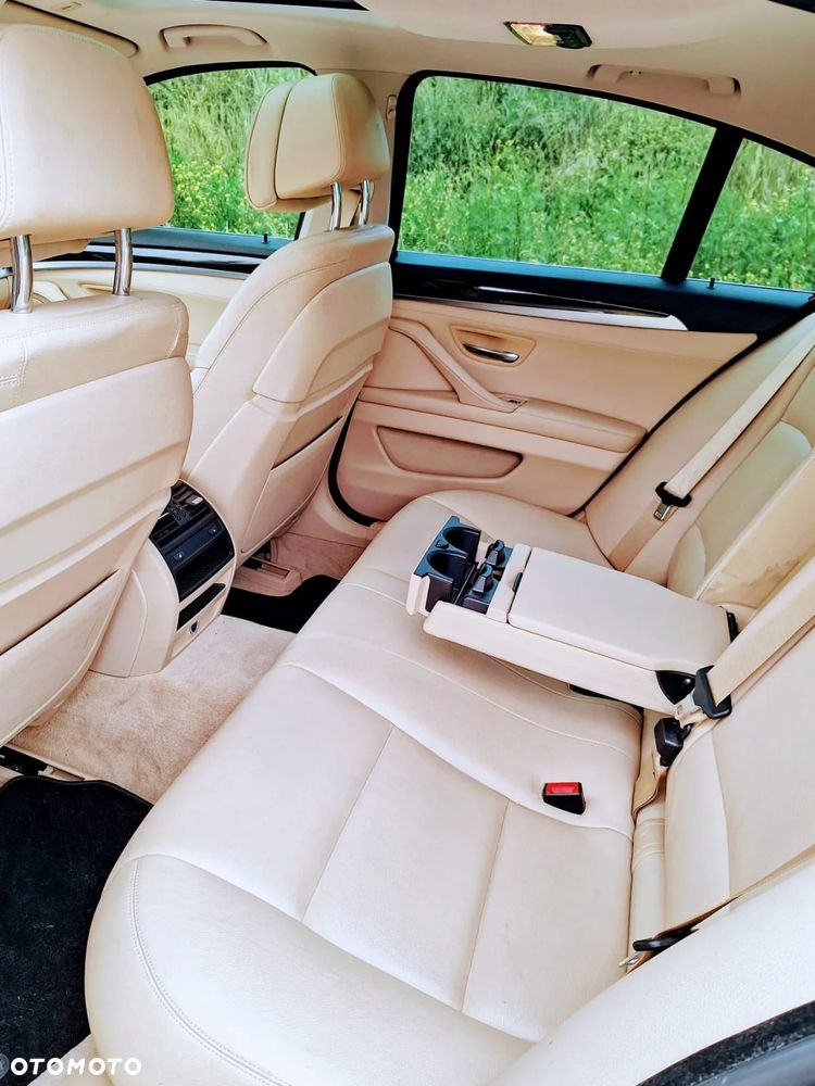 BMW Seria 5 528i Luxury Line - 22