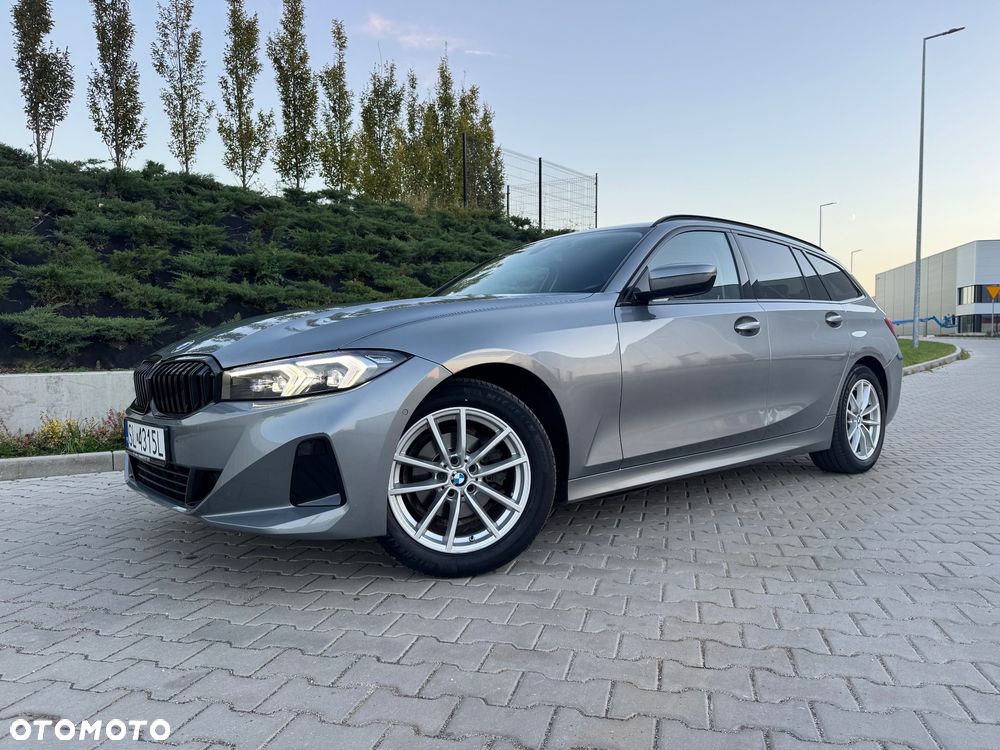 BMW 3 Series 2022 photo 2