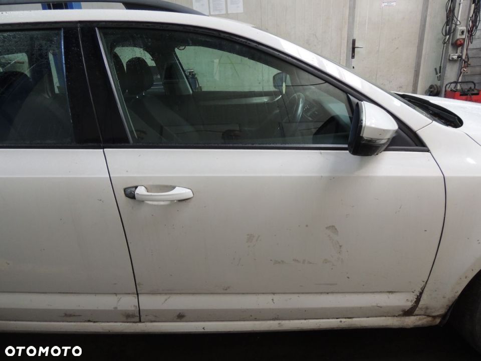 Lusterko prawe SKODA Octavia III '13