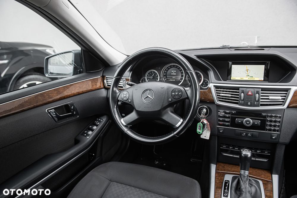 Mercedes-Benz Klasa E - 28