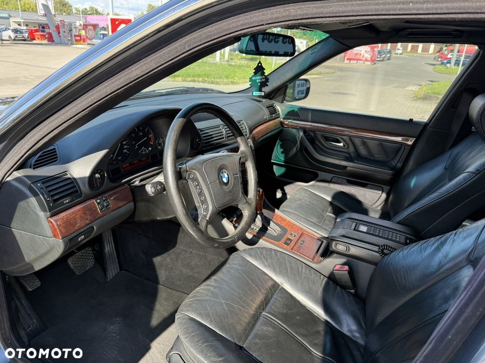 BMW Seria 7 - 19