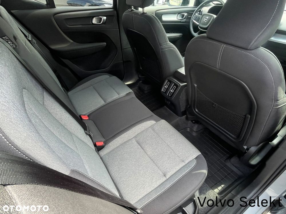 Volvo XC 40 B3 Plus Dark - 25