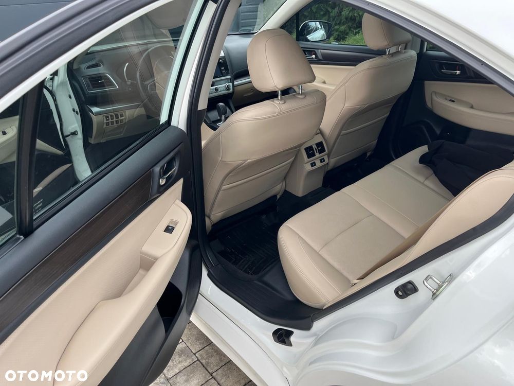 Subaru Legacy - 12