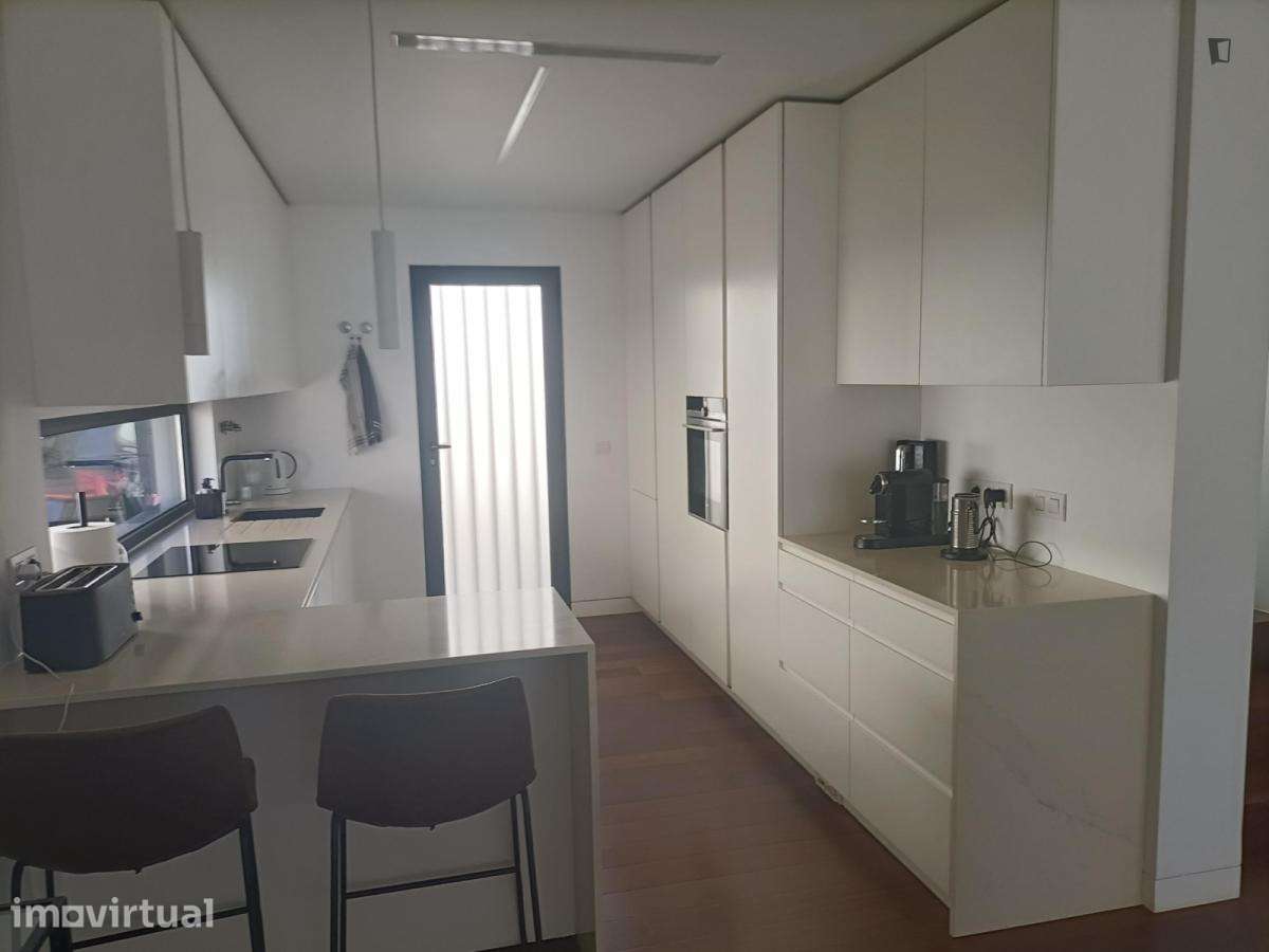 Quarto - localizado em Carcavelos Lisbon - Grande imagem: 4/13