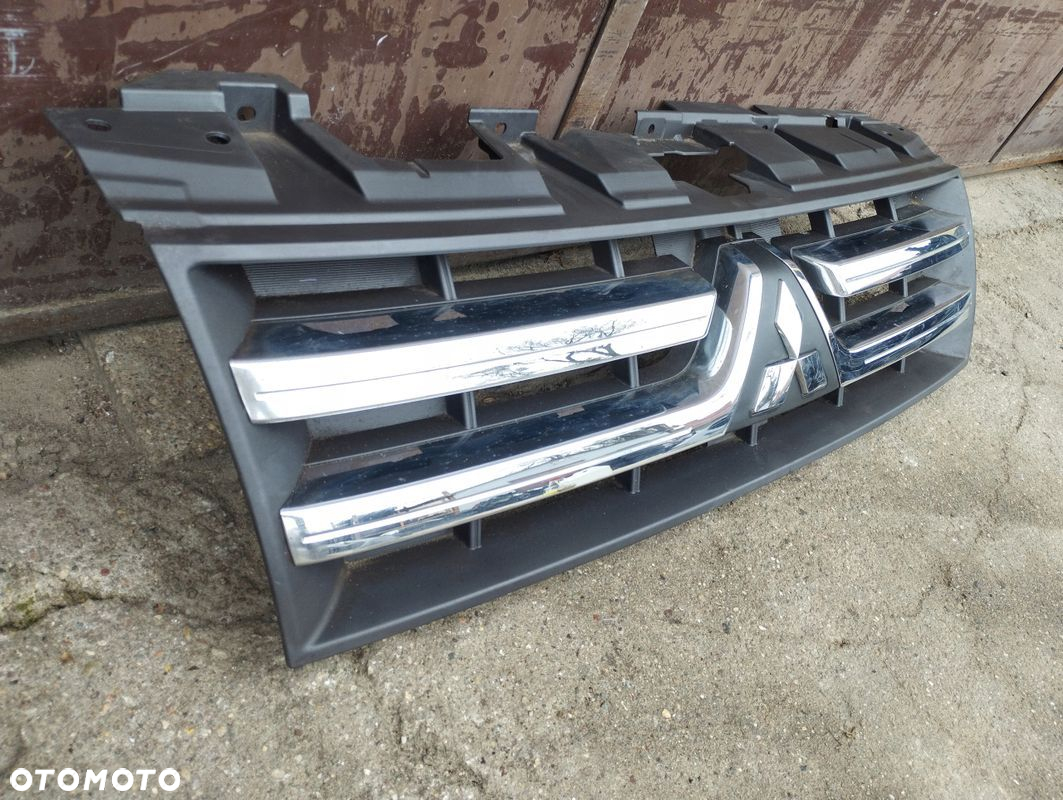 Grill Atrapa Mitsubishi Pajero IV 4 2006-2014 7450A150 - 2