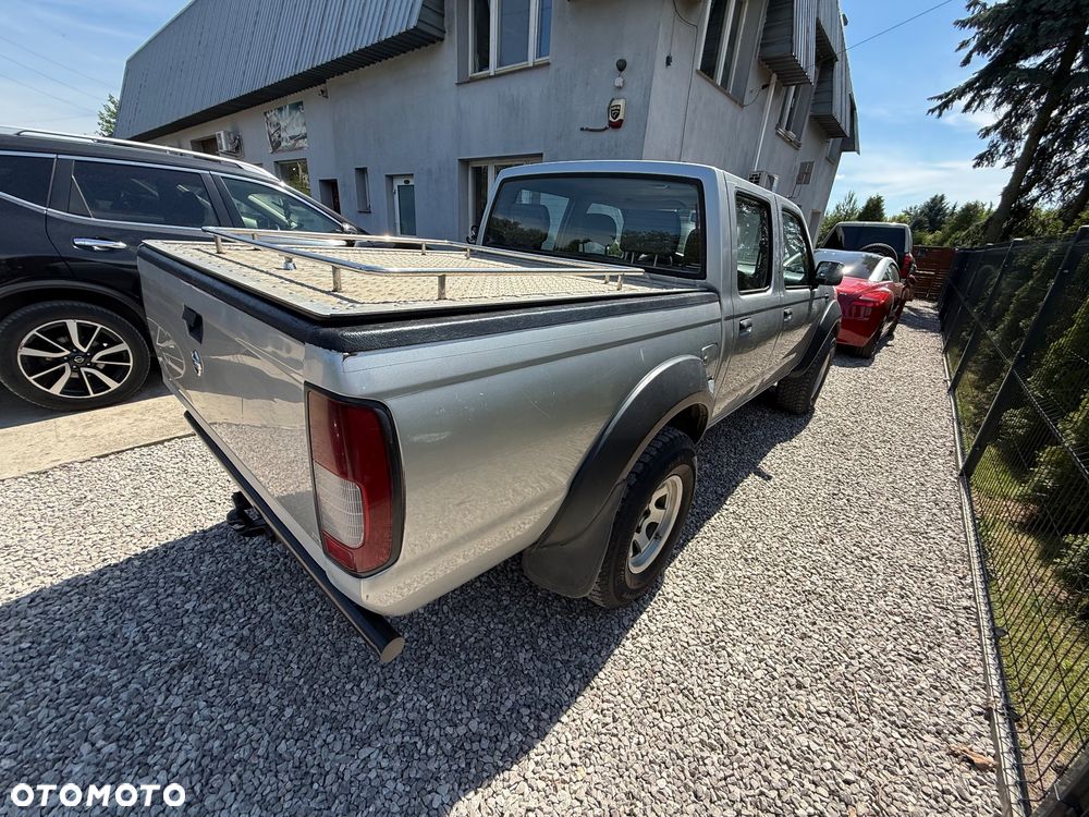 Nissan NP300 Pickup - 8