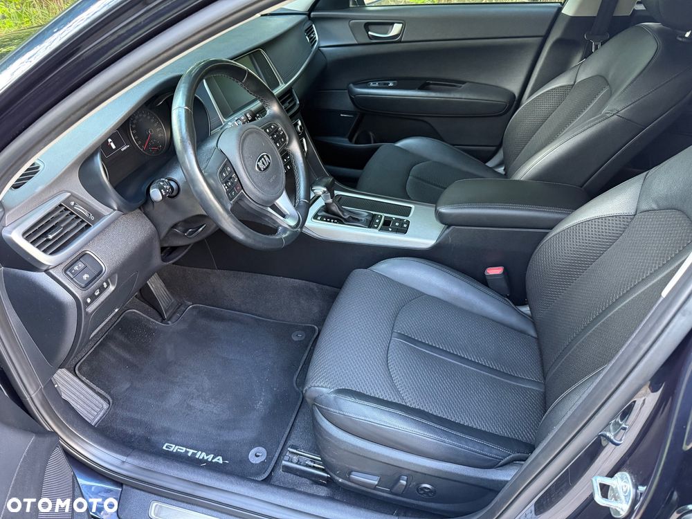 Kia Optima Plug-in Hybrid - 7