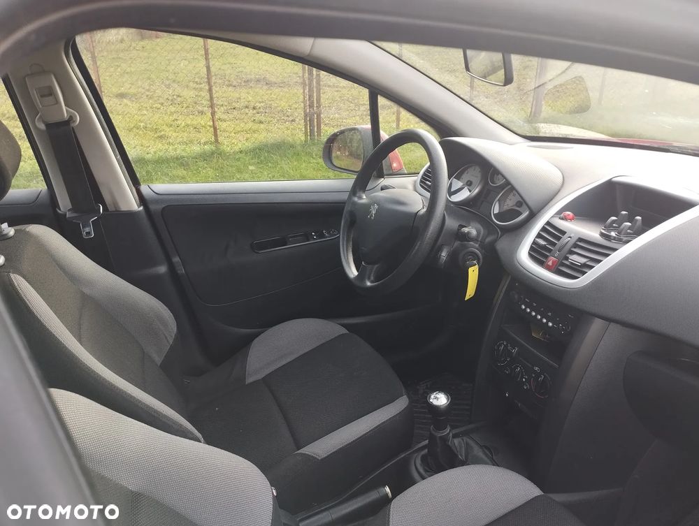 Peugeot 207 - 11