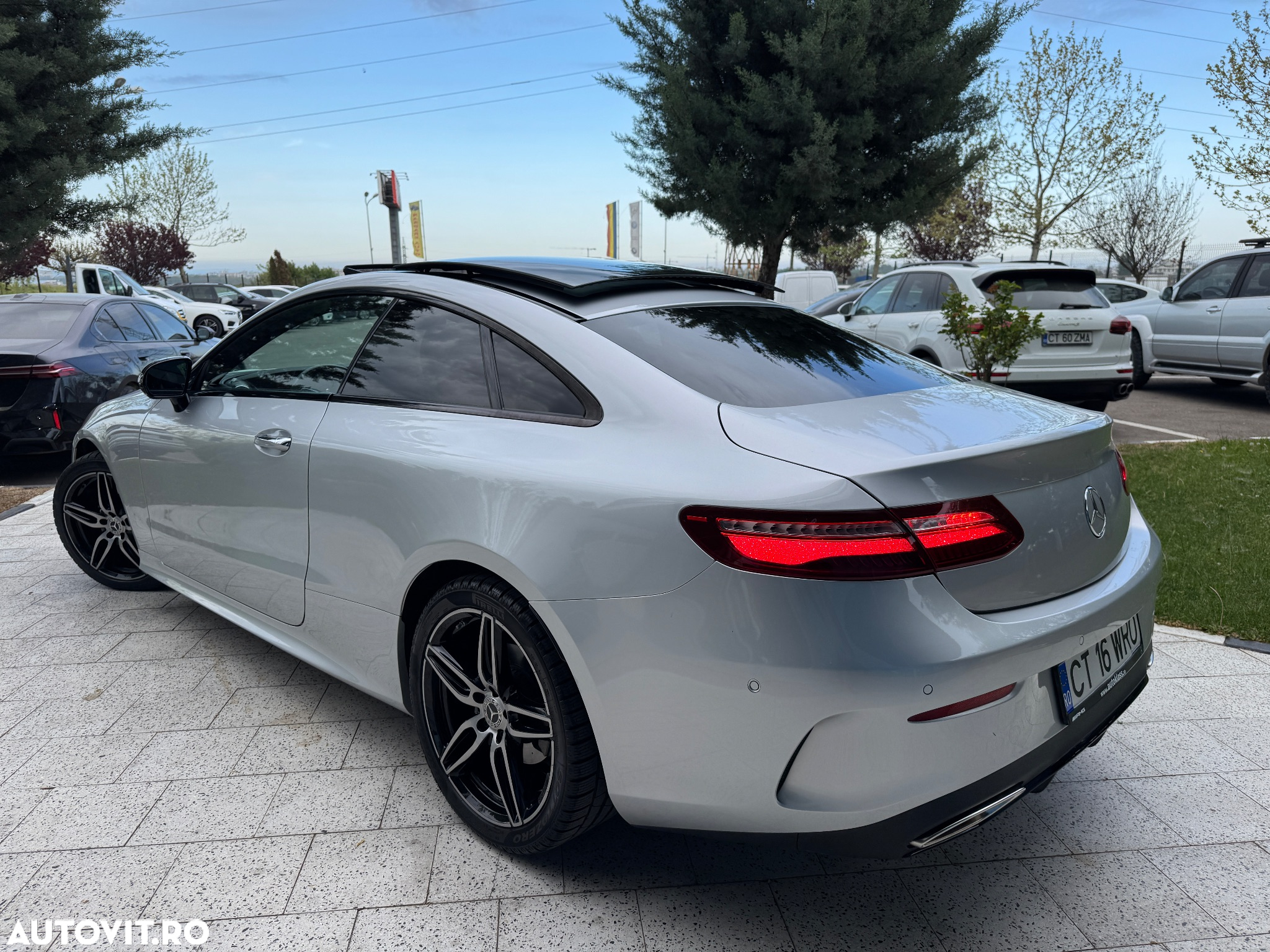 Mercedes-Benz E 200 Coupe 9G-TRONIC AMG Line - 16