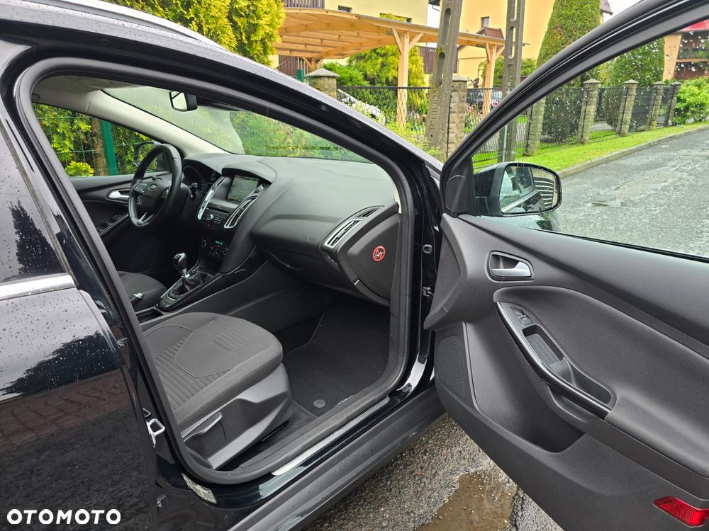 Ford Focus 1.0 EcoBoost Titanium - 36