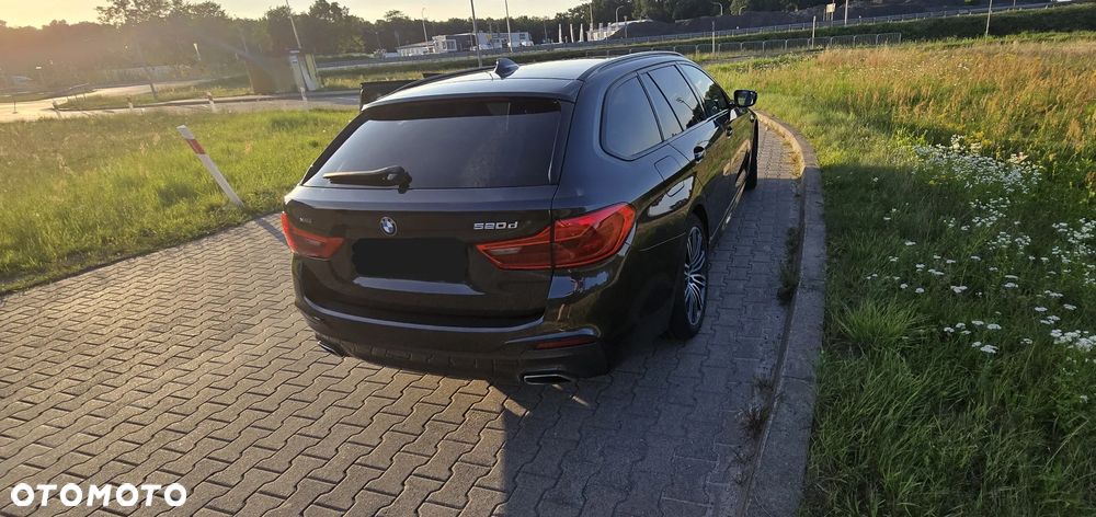 BMW Seria 5 520d xDrive M Sport Edition - 10
