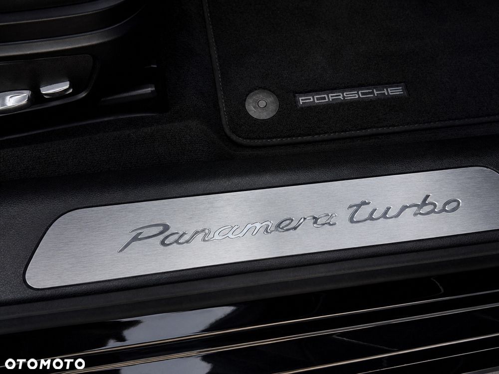 Porsche Panamera Turbo - 21