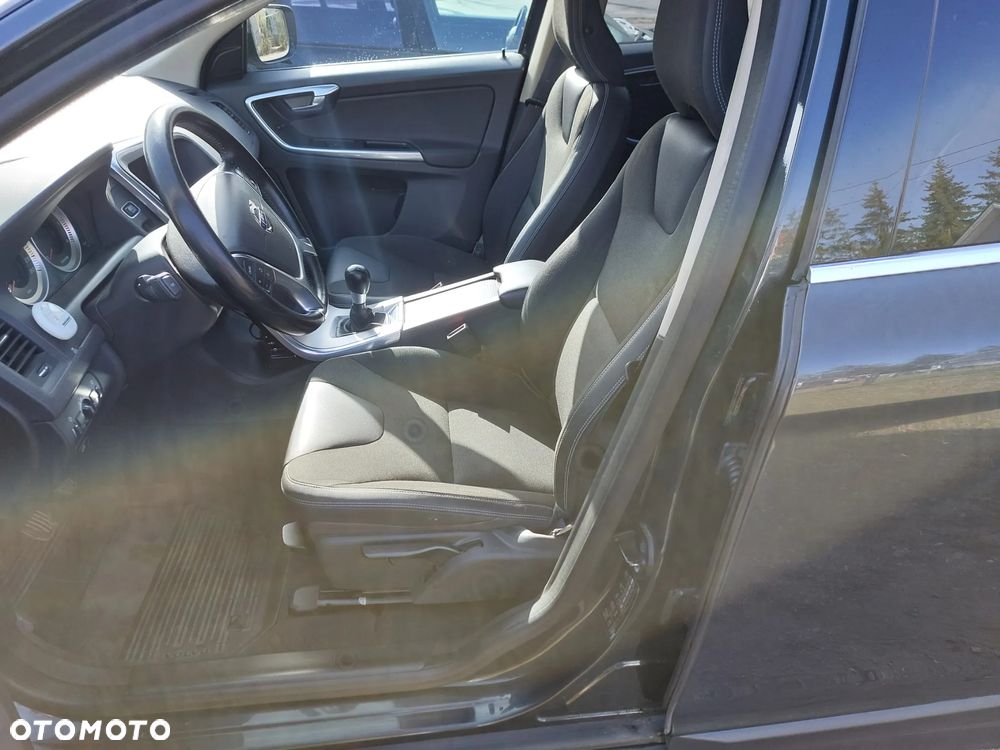 Volvo XC 60 D3 Momentum - 11