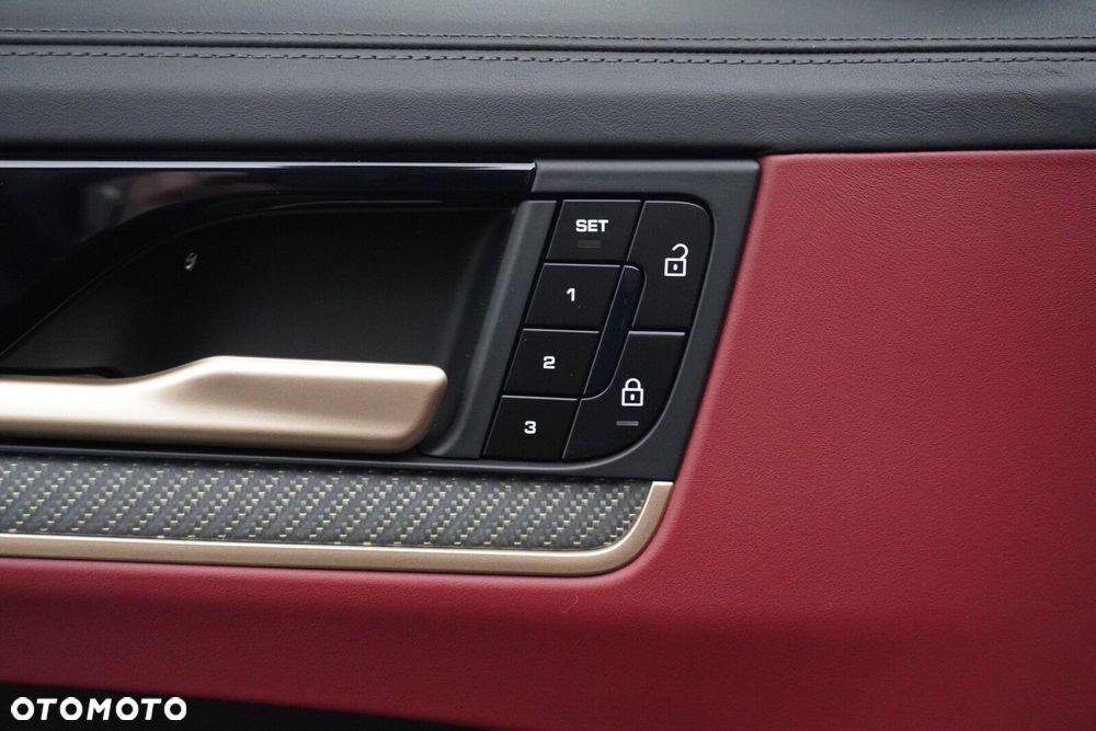 Porsche Cayenne - 17