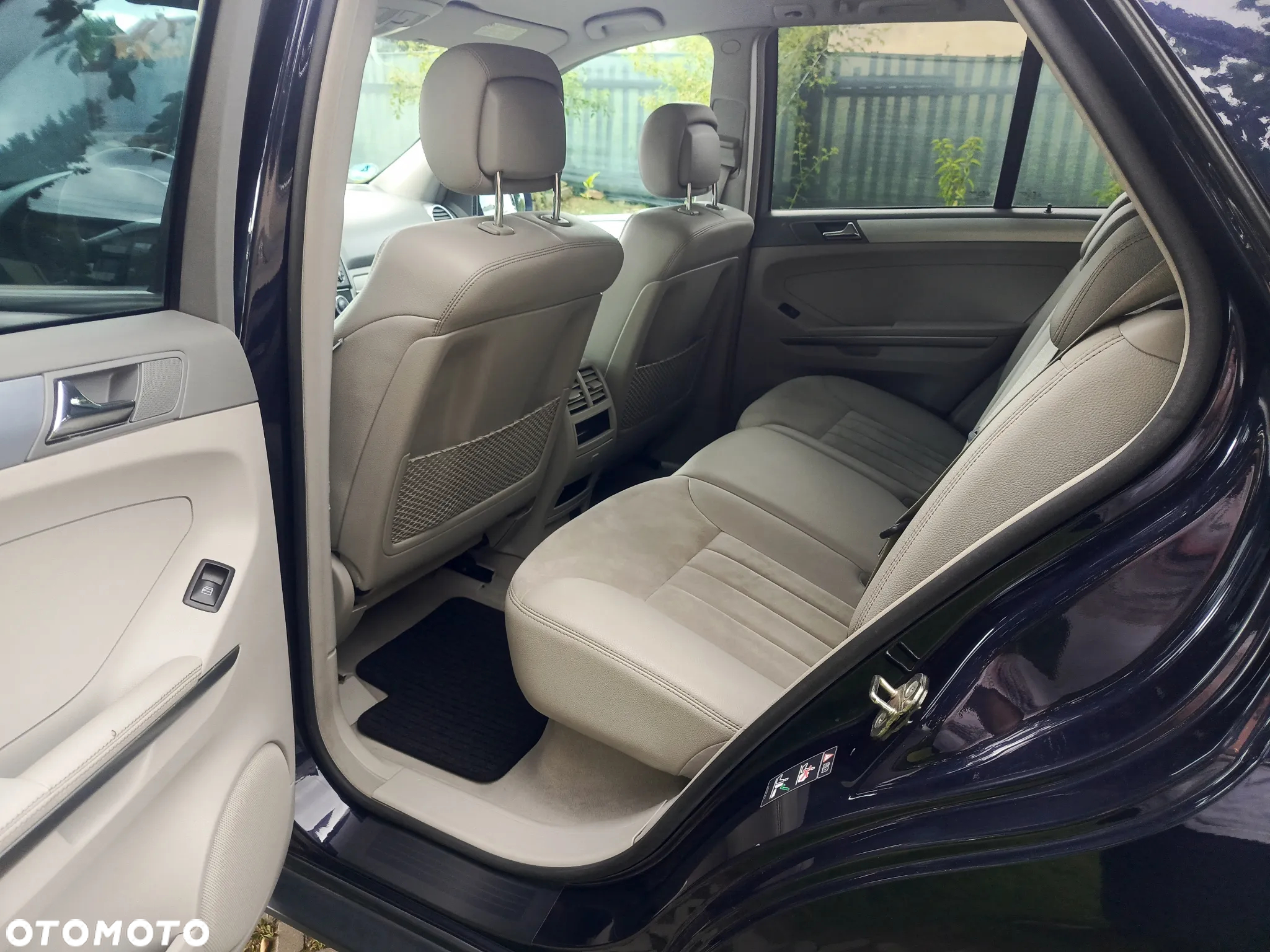 Mercedes-Benz ML 350 4-Matic - 10