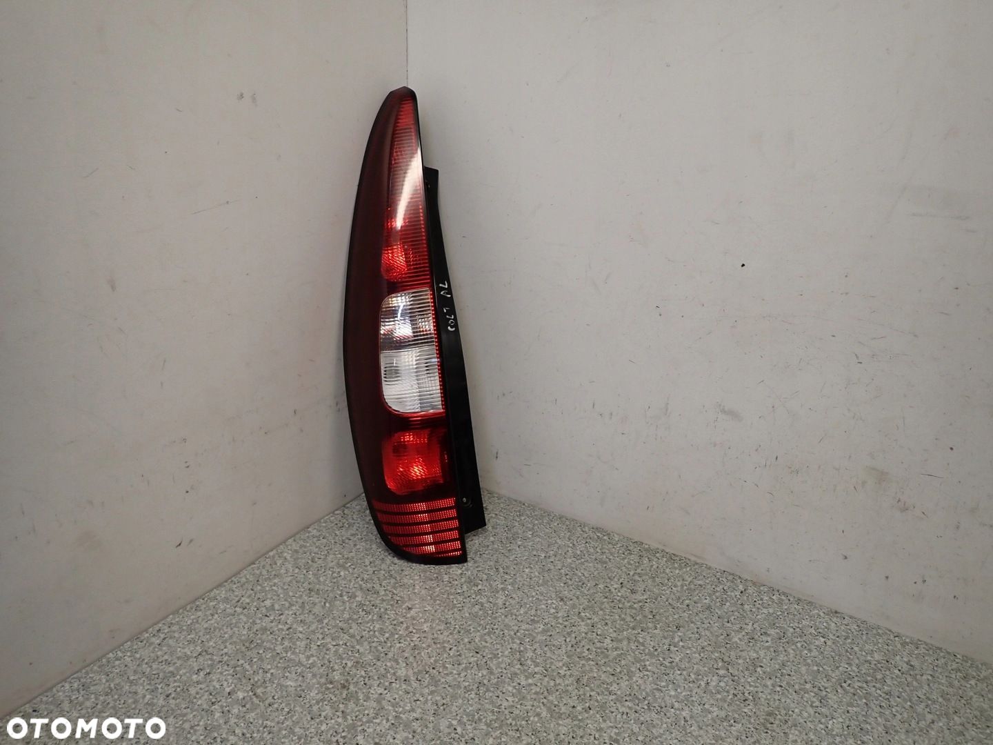 MITSUBISHI COLT CZ3 5d 06-08 LAMPA TYLNA LEWA CIEMNA - 1