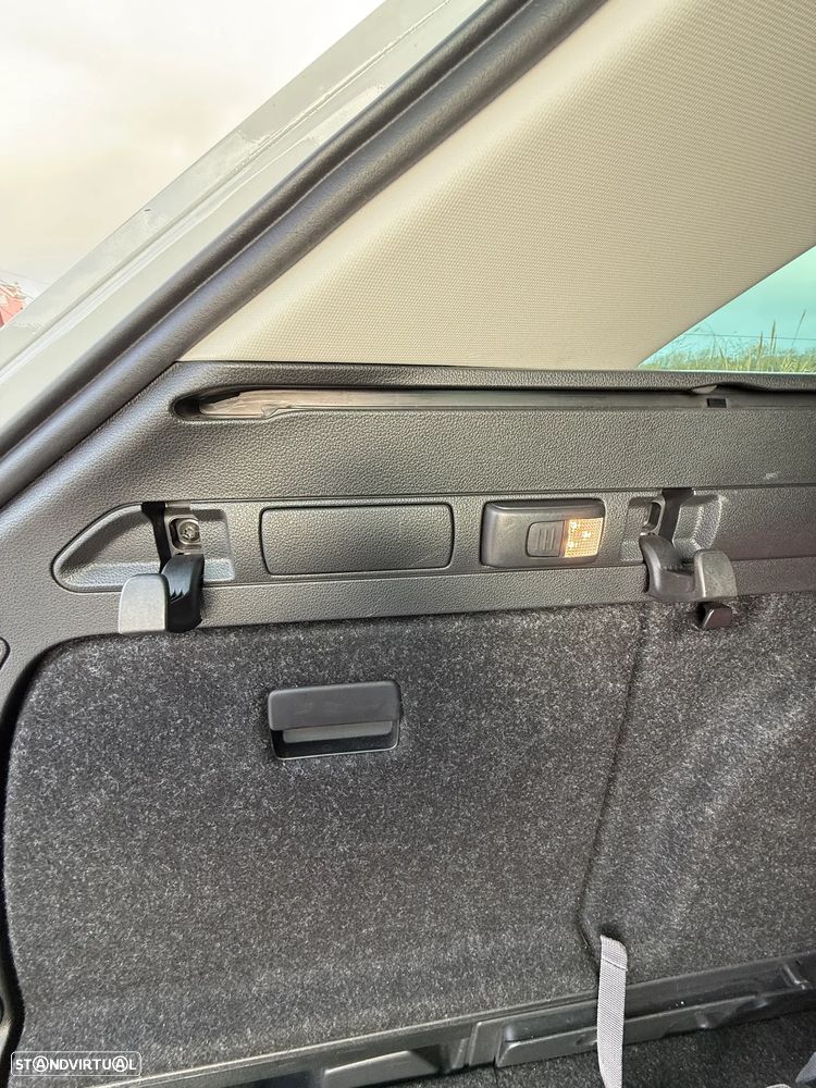 Skoda Superb Break 2.0 TDI Laurin&Klement DSG - 49