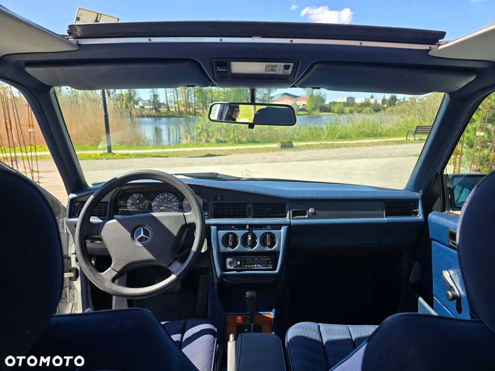 Mercedes-Benz W201 (190) - 17